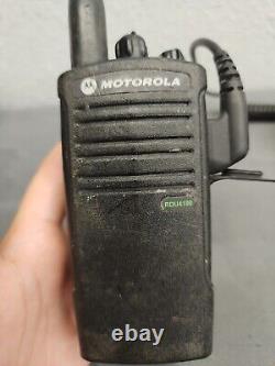 Motorola Rdx Rdu4100 Two Way Radio With Microphone