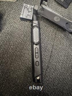 Motorola SL300 AAH88QCC9JA2AN Multichannel 2-way Radio Black