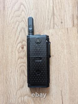 Motorola SL300 AAH88QCP9JA2AN 99 Channel With Display UHF Radio