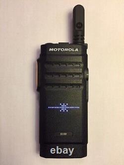 Motorola SL300 Channel Display Radio Black