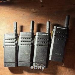 Motorola SL300 Portable Handheld Two-Way Radios Set Lot of 4 Communication