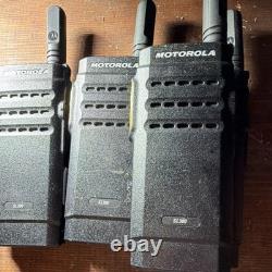 Motorola SL300 Portable Handheld Two-Way Radios Set Lot of 4 Communication