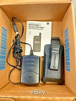 Motorola SL7550 UHF 403-470 Digital Two Way Radio AAH81QCN9NA2AN with Holster