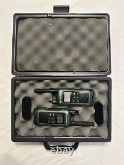 Motorola Solutions Talkabout T465 Rechargeable Two-Way Radio (Green) withHard Case