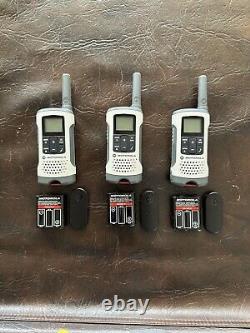 Motorola T260TP Talkabout 3 Pieces Two-Way Radio White