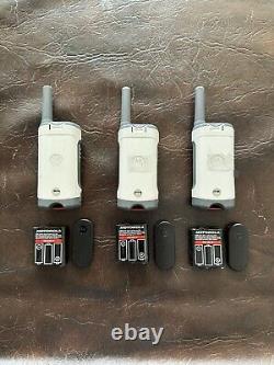 Motorola T260TP Talkabout 3 Pieces Two-Way Radio White