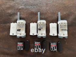 Motorola T260TP Talkabout 3 Pieces Two-Way Radio White