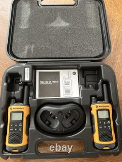 Motorola TLKR T80 Extreme Walkie Talkie New Set Of 2