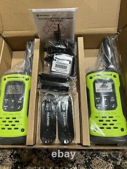 Motorola Talkabout T600 Two-Way Radio 2-Pack Set / Walkie Talkies Rechargeable