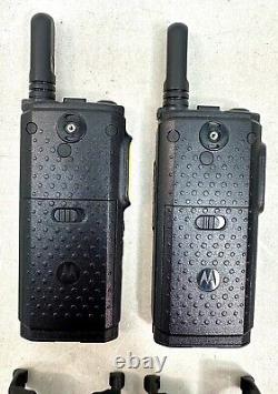 Motorola Two Way Walkie Talkie Set Sl300