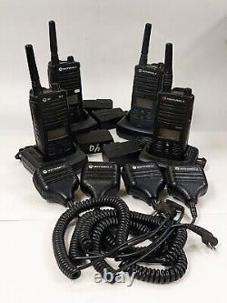Motorola Two-way Radios With Microphones And Chargers (set Of 4)