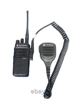 Motorola XPR3300e UHF 403-512MHz Two-Way Radio AAH02RDC9VA1AN with Charger Mic