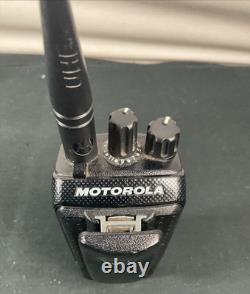 Motorola XPR3300e UHF Two Way Radio Walkie Talkie AAH02RDC9VA1AN With Antenna