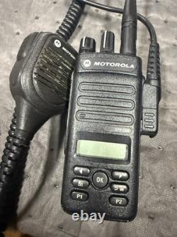 Motorola XPR3500 UHF 403-512Mhz Digital Radio AAH02RDH9JA2AN READ below