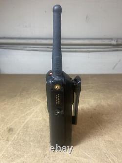 Motorola XPR6350 UHF AAH55QDC9LA1AN Two Way Radio with Charger Base Battery UNTEST