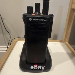 Motorola XPR7380 800/900MHz MOTOTRBO Two-Way Radio AAH56UCN9KB1AN with Battery