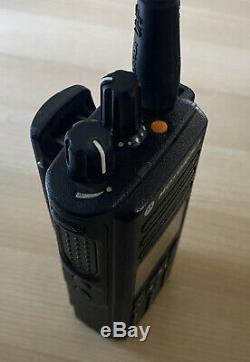 Motorola XPR7550 Portable Two Way Radio UHF AAH56RDN9KA1AN AS IS