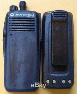 Motorola XPR-6350 UHF Two Way Radio 32 Channel AAH55QDC9LA1AN Lot 2 Mic's Batt