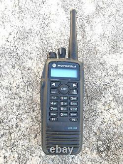 Motorola XPR 6550 Mototrbo Digital Two Way Portable Radio with UHF Antenna