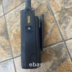 Motorola XPR 7550e TWO WAY RADIO AAH56RDN9RA1AN W / Battery Antenna Mic & Clip