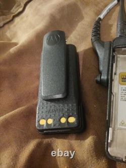 Motorola XPR 7550e UHF 403-512 Digital Display Portable Two-Way Radio