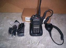 Motorola XPR 7550e two-Way radio withImpres Batt Mic & Charger AAH56RDN9WA1AN