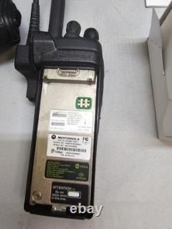Motorola XTS2500 136-174 MHz VHF Two Way Radio H46KDF9PW6BN w Charger