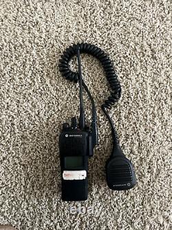 Motorola XTS 1500 Model H66UCD9PW5BN Portable Two-Way Radio with Battery & Mic