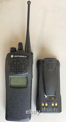 Motorola XTS 2500 Mod 1.5 UHF R2 450-520 MHz portable P25 Two Way Radio XTS2500
