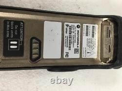 Motorola XTS 5000 H18UCF9PW6AN Two Way Radio with Charging Base & Ac Adapter