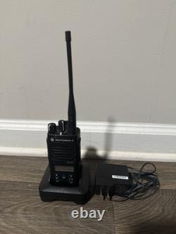 Motorola Xpr 3500e UHF Pre-Owned Starter Pack Single Radio Kit Working