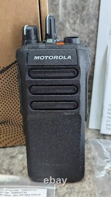 NEW Motorola R7 Two-Way Digital Radio AAH06RDC9RA1AN MOTOTRBO 403-512M 4W NKP