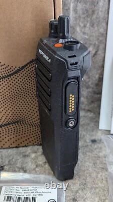NEW Motorola R7 Two-Way Digital Radio AAH06RDC9RA1AN MOTOTRBO 403-512M 4W NKP