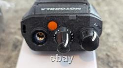 NEW Motorola R7 Two-Way Digital Radio AAH06RDC9RA1AN MOTOTRBO 403-512M 4W NKP