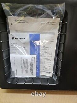 NEW in Box Motorola XTL5000 380-470 MHz UHF Two Way Radio O5 Head M20QSS9PW1AN