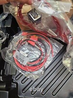 NEW in Box Motorola XTL5000 380-470 MHz UHF Two Way Radio O5 Head M20QSS9PW1AN