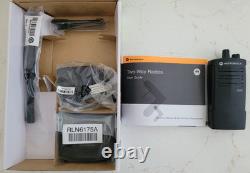 New In-Box Motorola RDX RDV5100 Two-Way Business Radio Walkie Talkie NO BATTERY