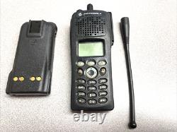 ORIGINAL MOTOROLA XTS 2500 H46UCH9PW2BN TWO WAY Radio withBATTERY