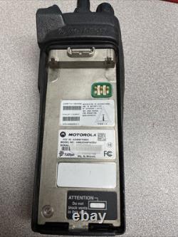 ORIGINAL MOTOROLA XTS 2500 H46UCH9PW2BN TWO WAY Radio withBATTERY