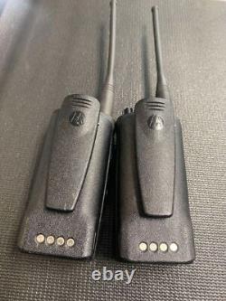 Pair Of Motorola Rdx Rdu4100 Two Way Radio With One Microphone & Charger Ppsdm