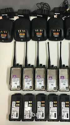 Qty5 Motorola MOTOTRBO XPR3500e UHF AAH02RDH9VA1AN Two Way Radios w Chargers