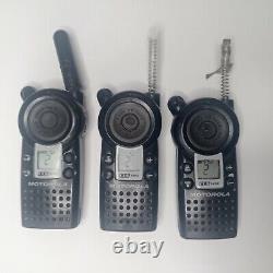 READ Lot of Three Motorola CLS1410 Professional Two Way Radio Walkie Talkie