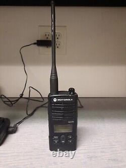 USED Motorola RDX RDU4160d Two Way Radios withCharger & OEM Great Batteries (X2)