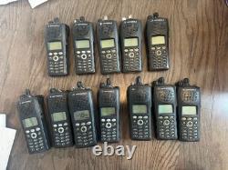 13x LOT de Motorola XTS2500 Modèle III 700/800 MHz P25 Numérique H46UCH9PW7AN