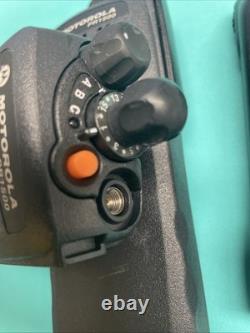 2X Motorola PR1500 32CH 136-174 MHz VHF Radio Bi-Directionnel AAH79KDC9PW5AN
