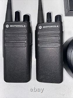 2 Motorola CP100d Radios bidirectionnels numériques AAH87YDC9JA2AN 403-480 MHz 4W