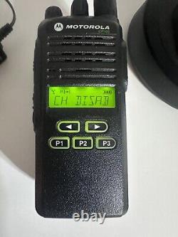 2 Motorola CP185 Radio bidirectionnelle UHF 435-480 MHz 16 canaux avec chargeur et lot de batteries LIRE