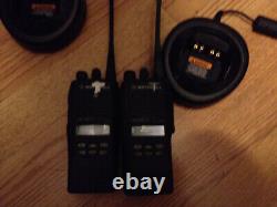 2 Motorola. HT1250 LS+. Radio portatif bidirectionnel AAH25SDH9DP5AN. LIRE