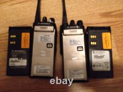 2 Motorola. HT1250 LS+. Radio portatif bidirectionnel AAH25SDH9DP5AN. LIRE