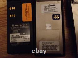 2 Motorola. HT1250 LS+. Radio portatif bidirectionnel AAH25SDH9DP5AN. LIRE